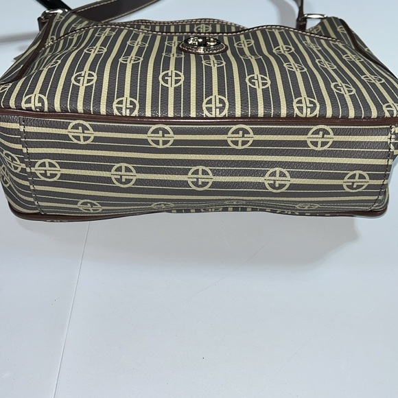NWT Giani Bernini Brown Taupe
Logo Stripe Shoulder Bag - Picture 6 of 8